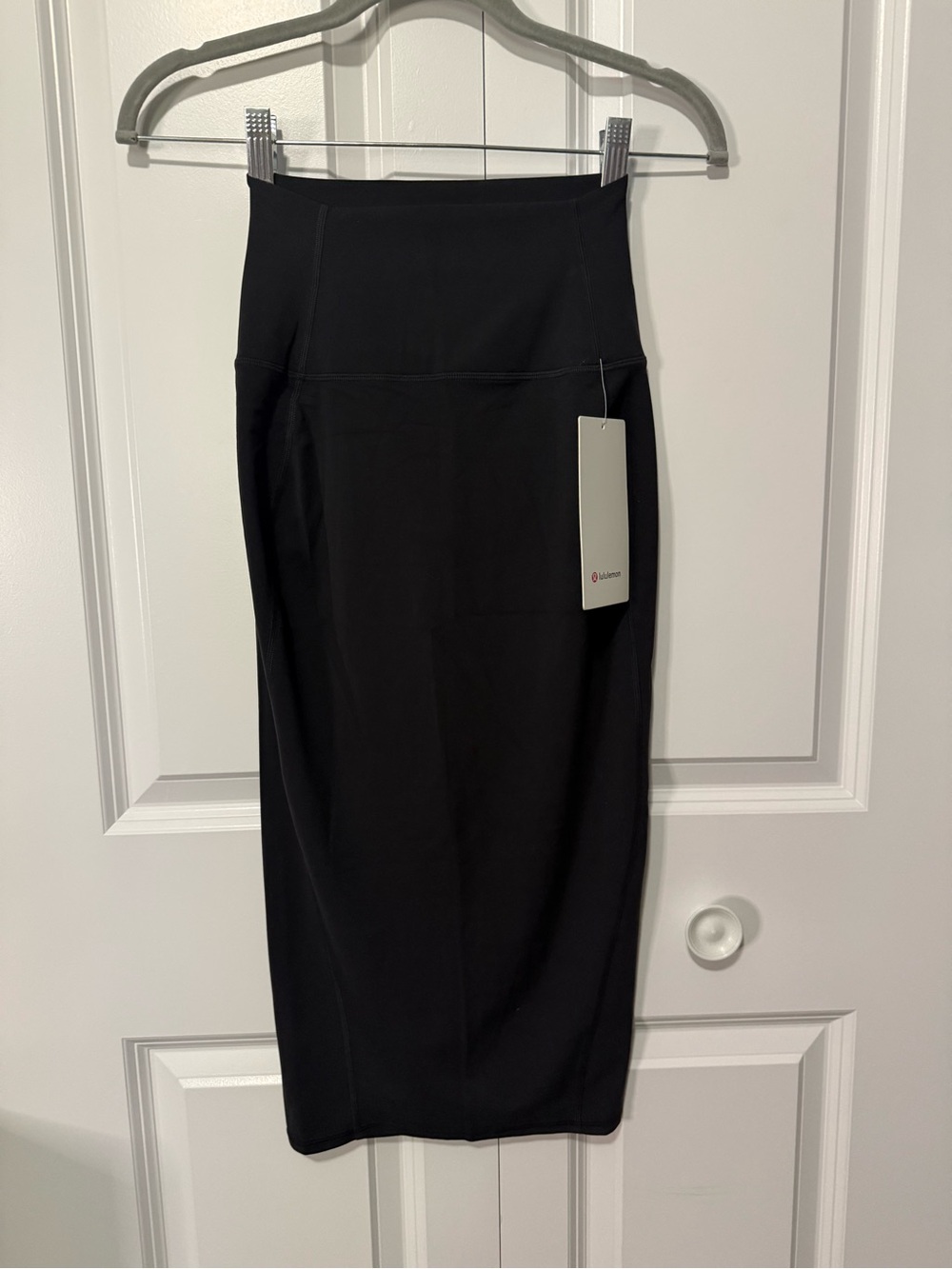lululemon athletica Nulu Slim-Fit HR Skirt - size 2